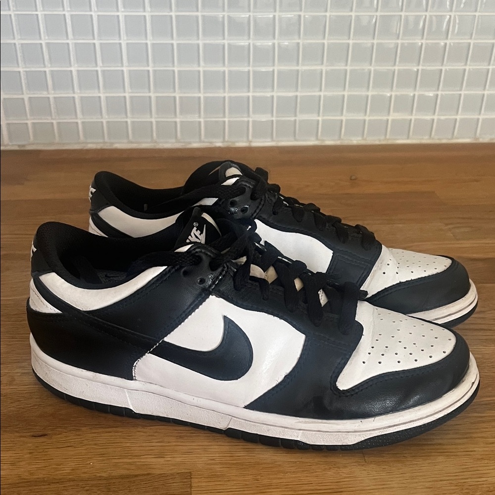 Nike panda Black and White Low-Top Sneakers